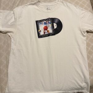 White Nike Graphic T-Shirt